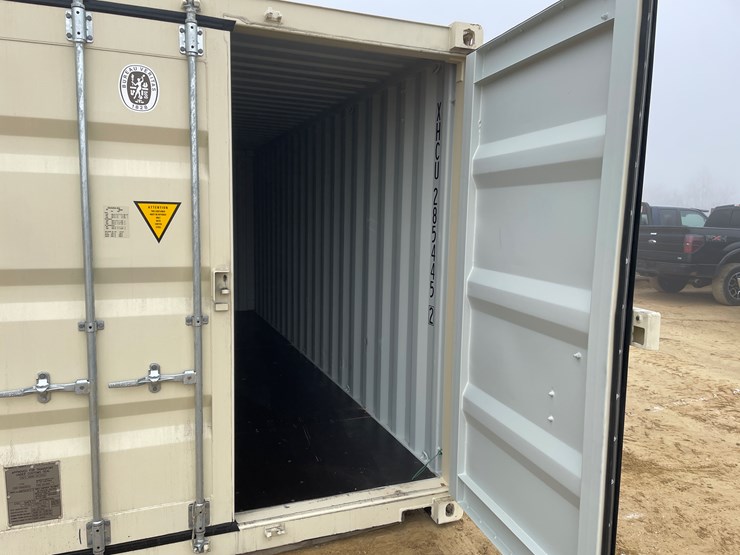 #115-•-20'-shipping-container-image-7