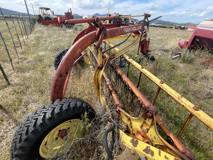 new-holland-260-image-10