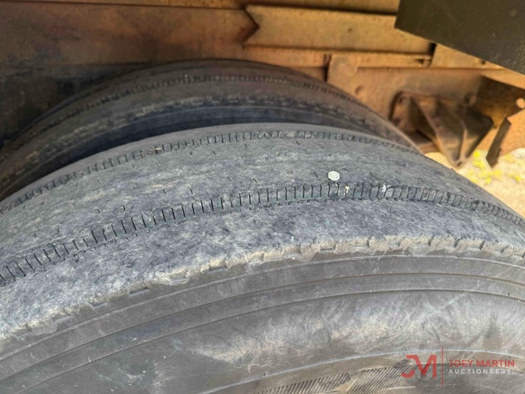 2006-ford-f750-xl-image-11