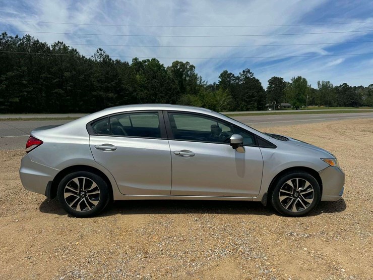 2015-honda-civic-4-door-sedan-(249,847-miles)-image-9