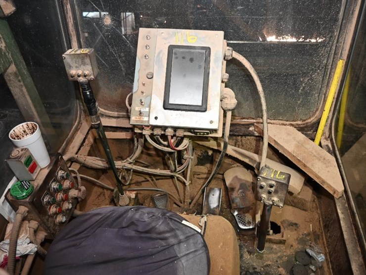 #116-•-cleereman-38-3hb-carriage-and-track-image-45