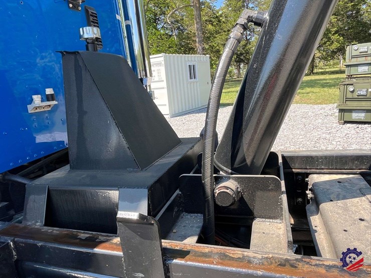 2018-international-hx620-image-87