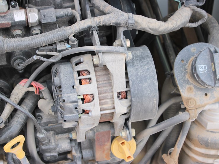 2017-bobcat-s590-image-33