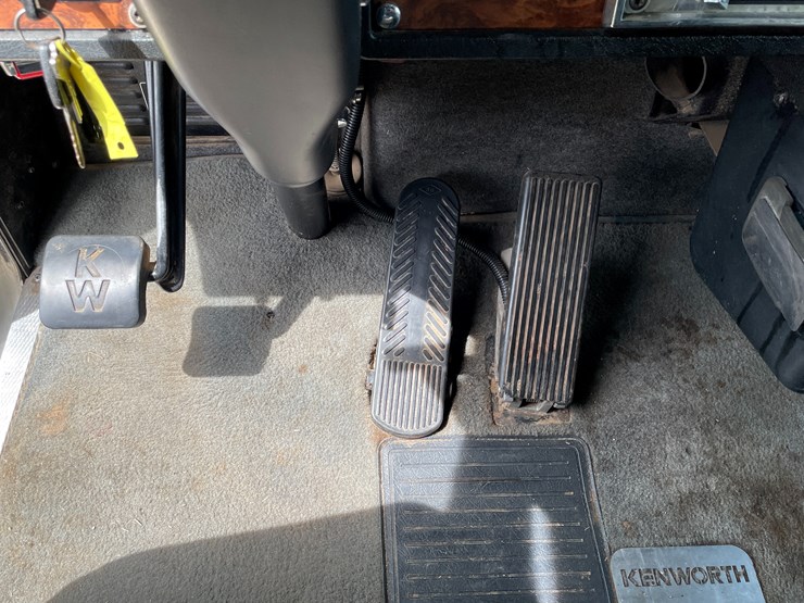 2000-kenworth-w900l-image-69