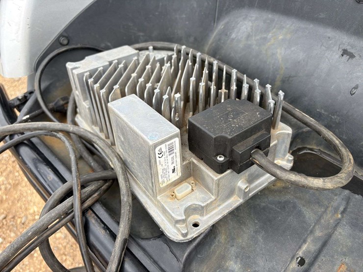 yamaha-electric-golf-cart-w/-charger-image-13