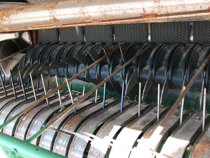 2022-john-deere-560r-image-21