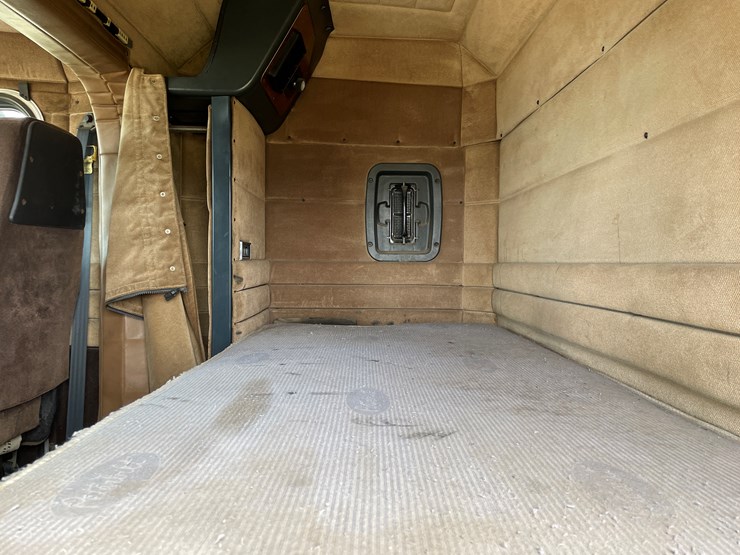 1998-peterbilt-378-image-59