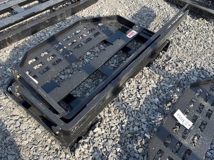 #6054-•-future-48"-skid-steer-pallet-forks-image-2