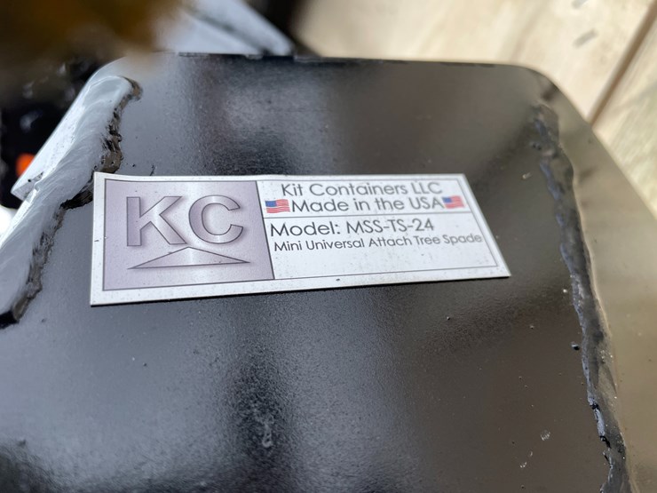 #2010-•-mini-skid-steer-tree-spade-attachment-image-7