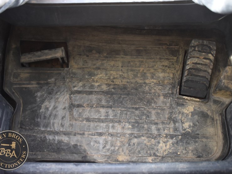 2021-deere-333g-image-44