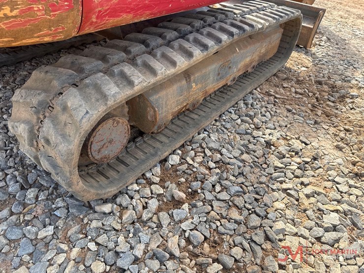 2017-takeuchi-tb240-image-10