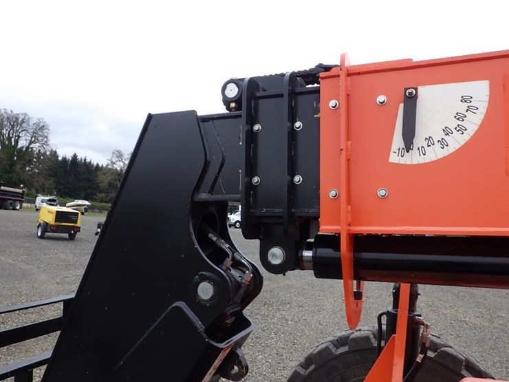 2018-jlg-8042-image-19