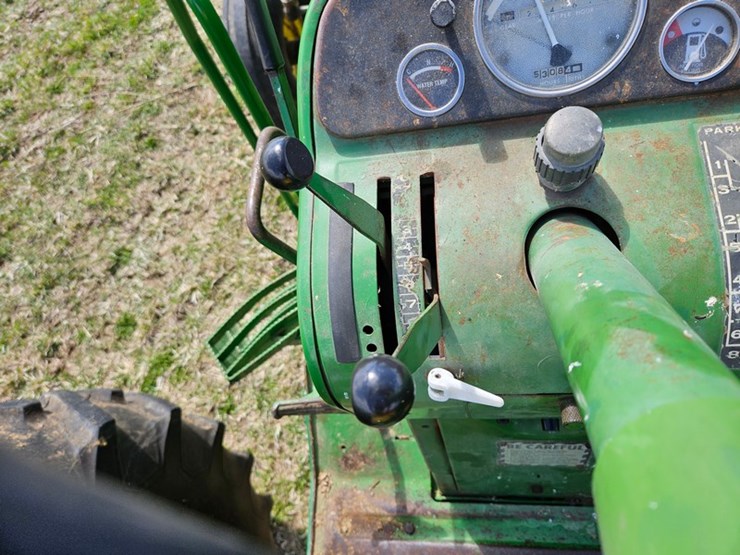 john-deere-4010-image-28