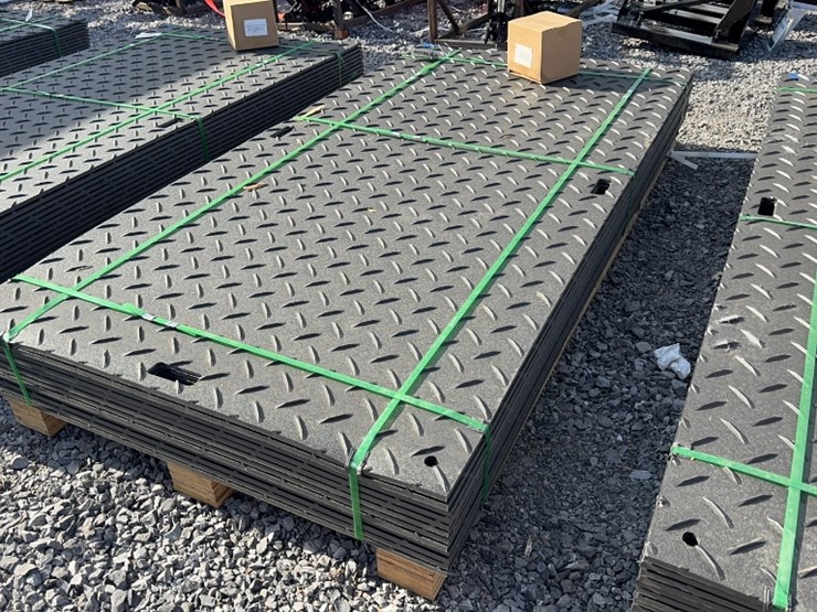 #6039-•-qty(12)-4'-x-8'-ground-protection-mats-image-1