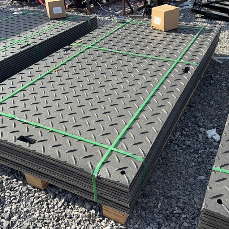 #6039 • QTY(12) 4' X 8' GROUND PROTECTION MATS