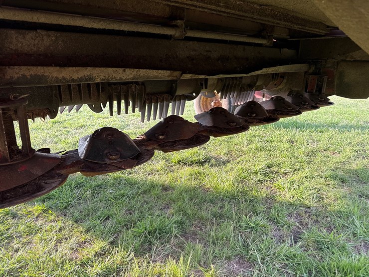 new-holland-h7330-image-6