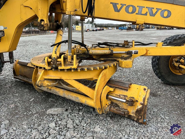 2003-volvo-g710b-image-54