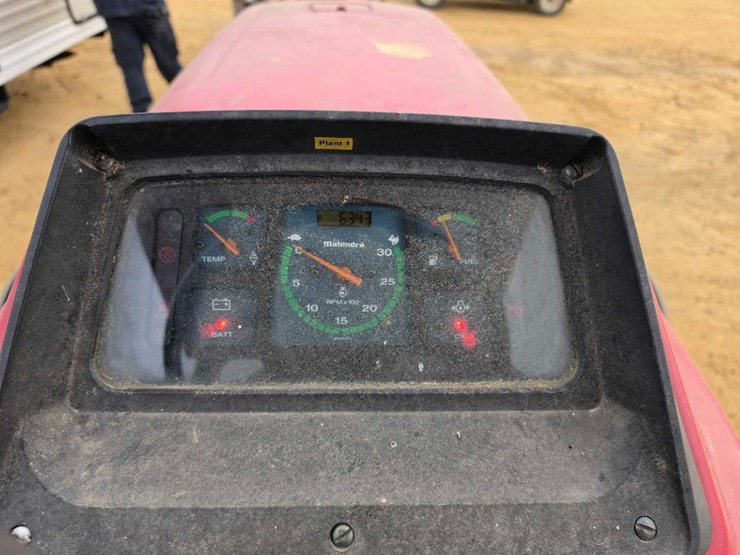 2013-mahindra-4525-image-12