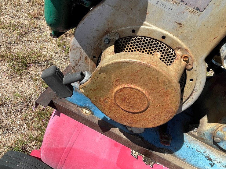 #4047-•-gas-powered-husky-air-compressor-image-8