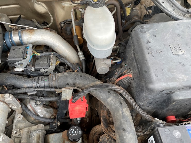 #4006-•-2005-chevy-crew-cab-truck-(az-title)-image-36