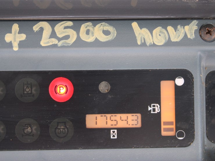 new-holland-ls190-image-47