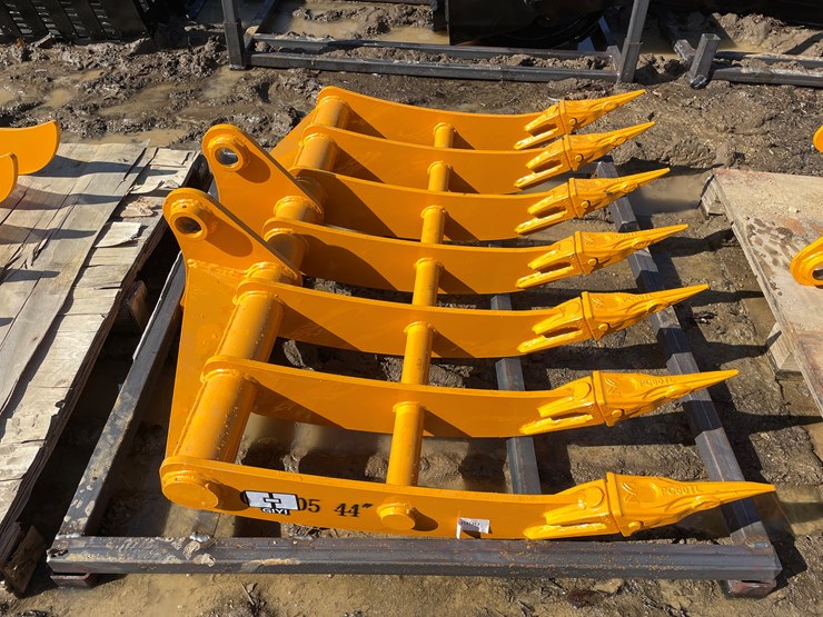 caterpillar-305-image-4