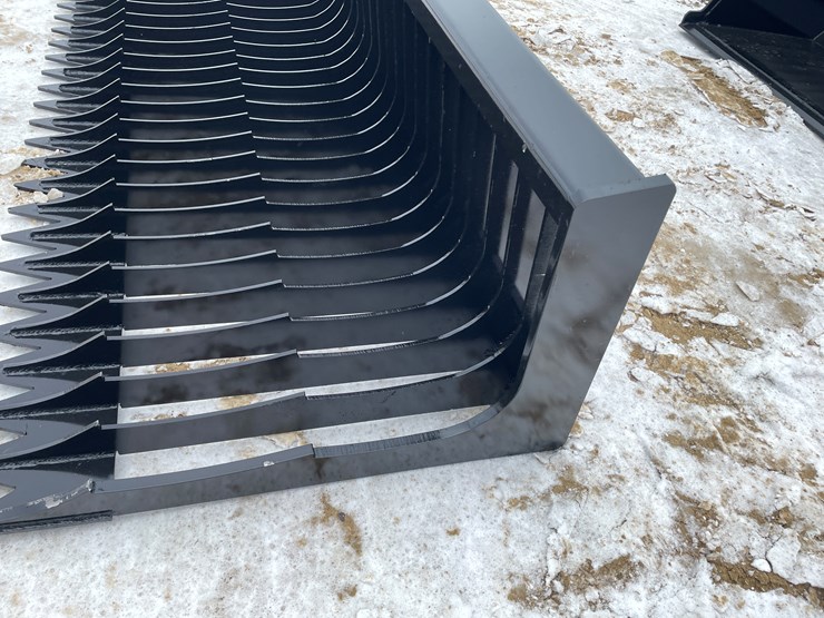 #2046-•-skid-steer-mount-72"-fine-tooth-skeleton-bucket-image-11