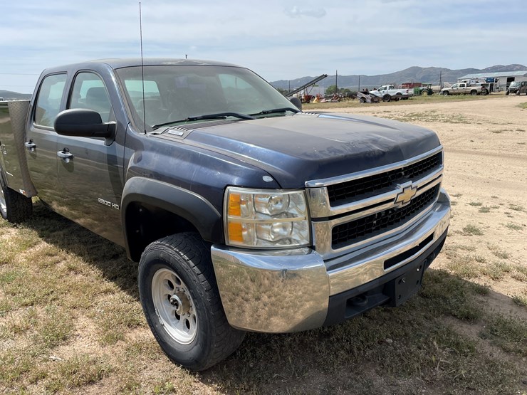 2009-chevrolet-2500-image-16