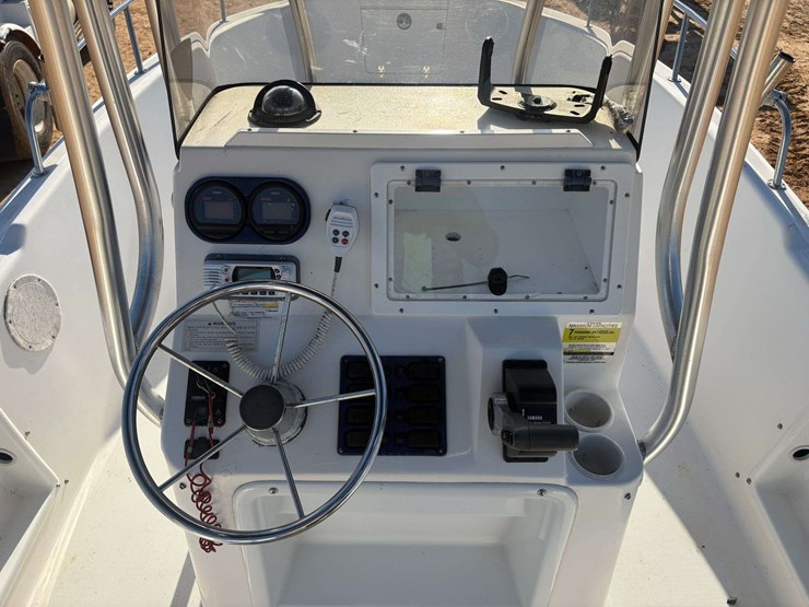 2001-cobia-center-console-saltwater-boat-image-14