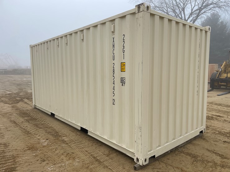 #115-•-20'-shipping-container-image-4