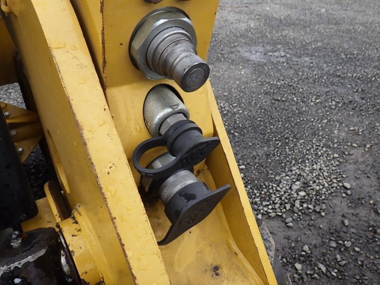 2020-caterpillar-226d3-image-26