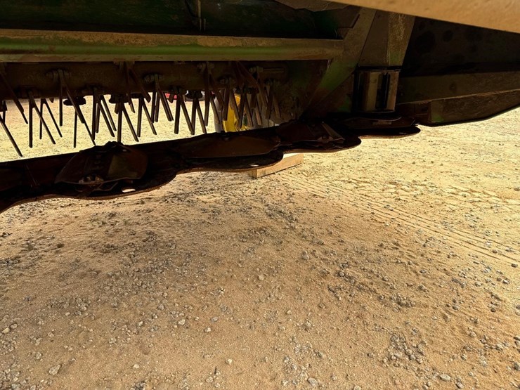 john-deere-10-image-12