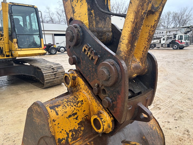 2001-komatsu-pc200-lc-image-47