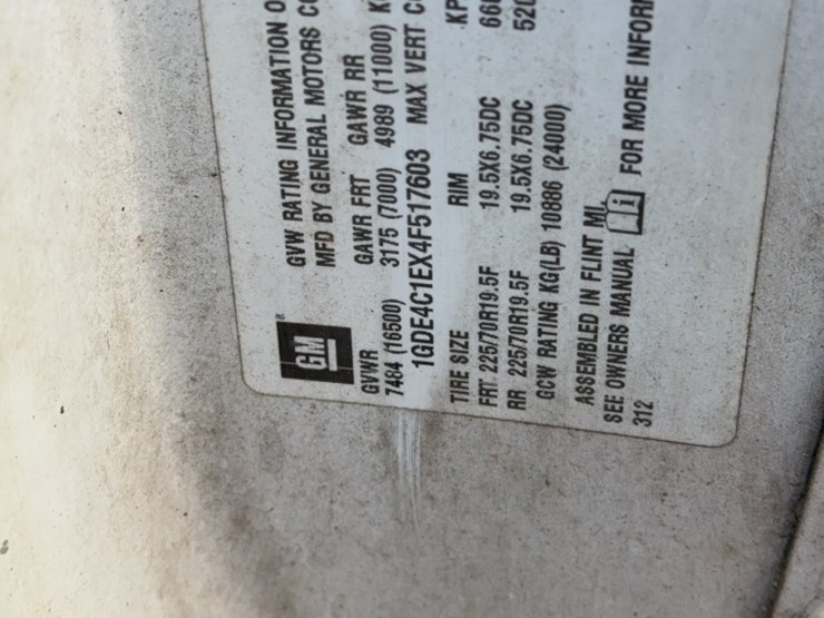 2004-gmc-5500-image-20