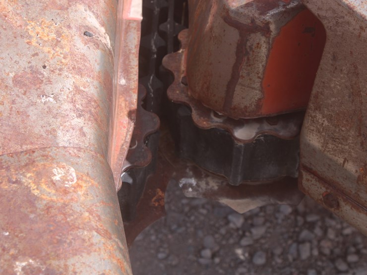 international-830-image-26