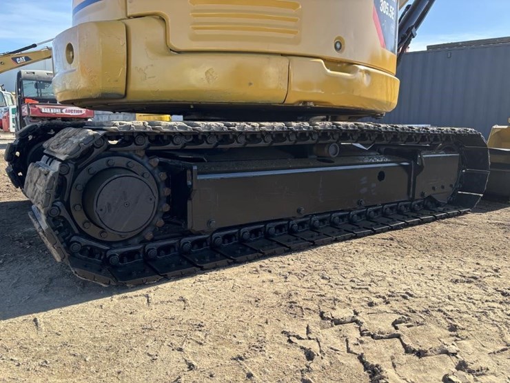 2015-caterpillar-305.5e2-cr-image-21