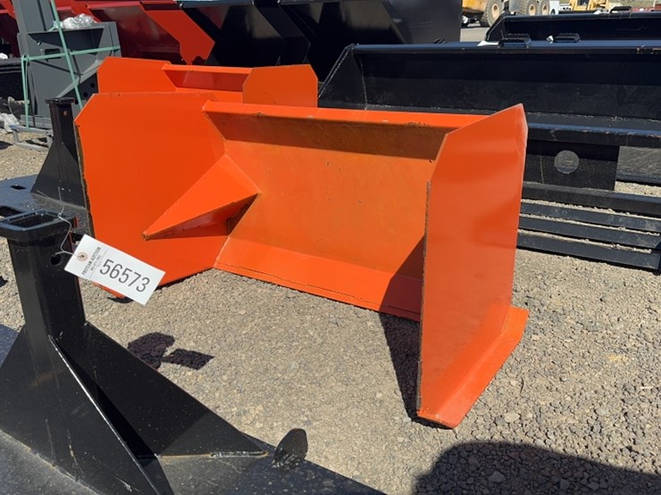 #1043-•-36"-dingo-snow-pusher-image-4