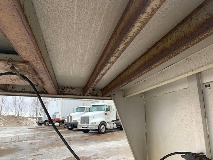 2003-exiss-sport-horse-trailer-image-27