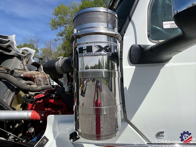 2024-international-hx520-image-71