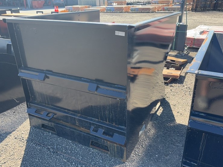 #1058-•-large-skid-steer/-forklift-dumpster-image-4