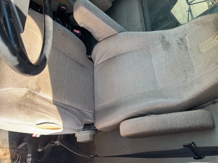 2003-kenworth-t300-image-18