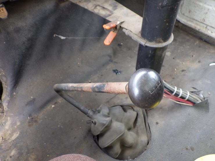 1995-ford-f800-image-40