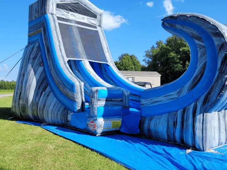 single-lane-19'-inflatable-water-slide-image-1
