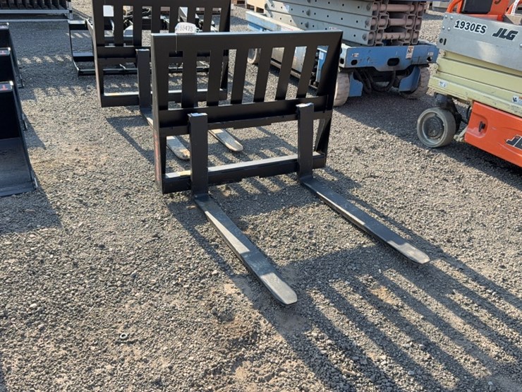 #2087-•-trubilt-42"-skid-steer-pallet-forks-image-1