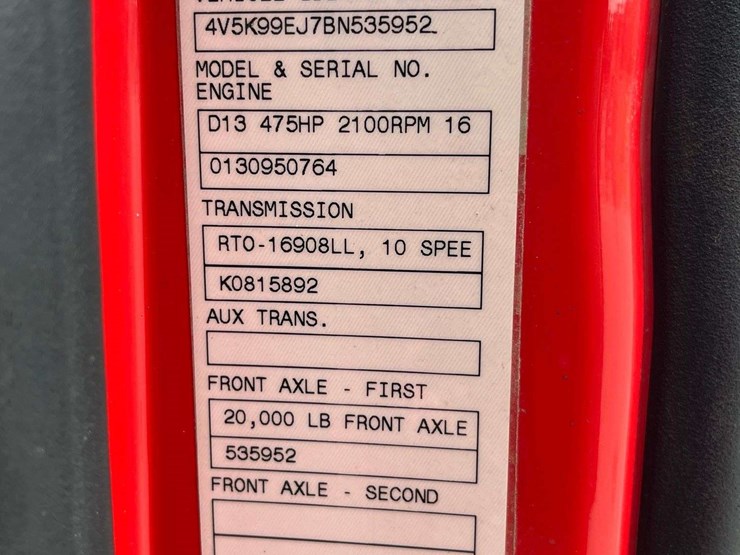 2011-volvo-truck-vhd-tri-axle-dump-truck-image-99