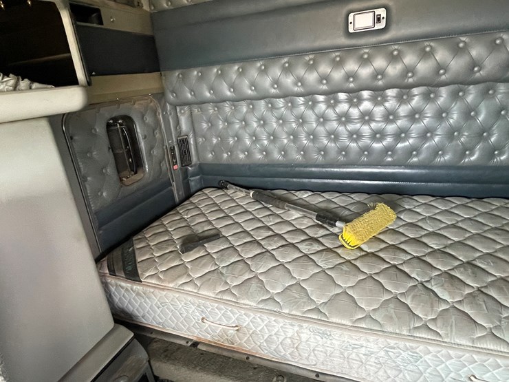 2000-kenworth-w900l-image-65