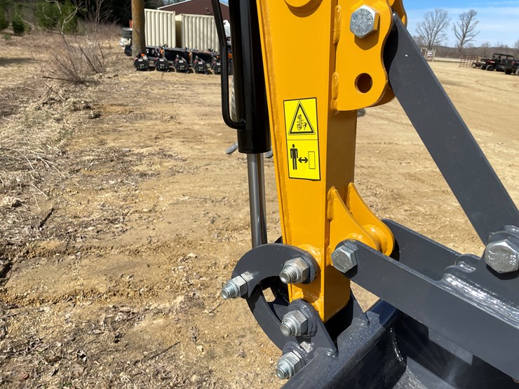 #901-•-new-land-hero-me18-mini-excavator-image-27