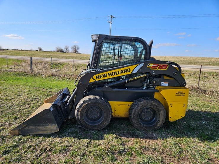 new-holland-l218-image-2