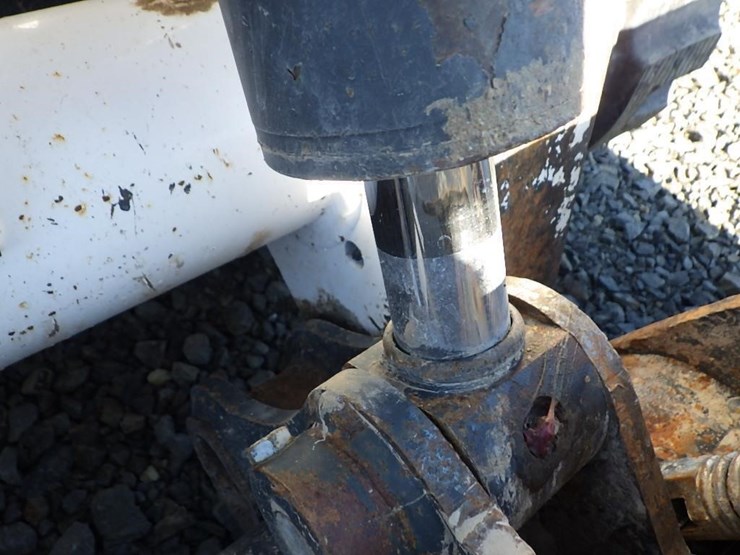 2021-bobcat-t740-image-17