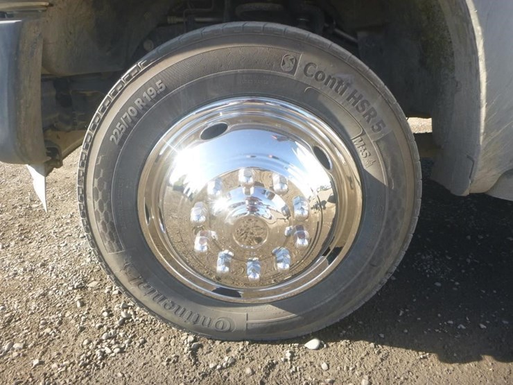 2015-ford-f550-image-28